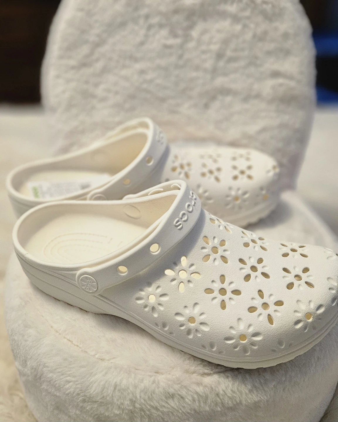 Unisex White Crocs Classic Floral Cut Out Clogs - photo 3