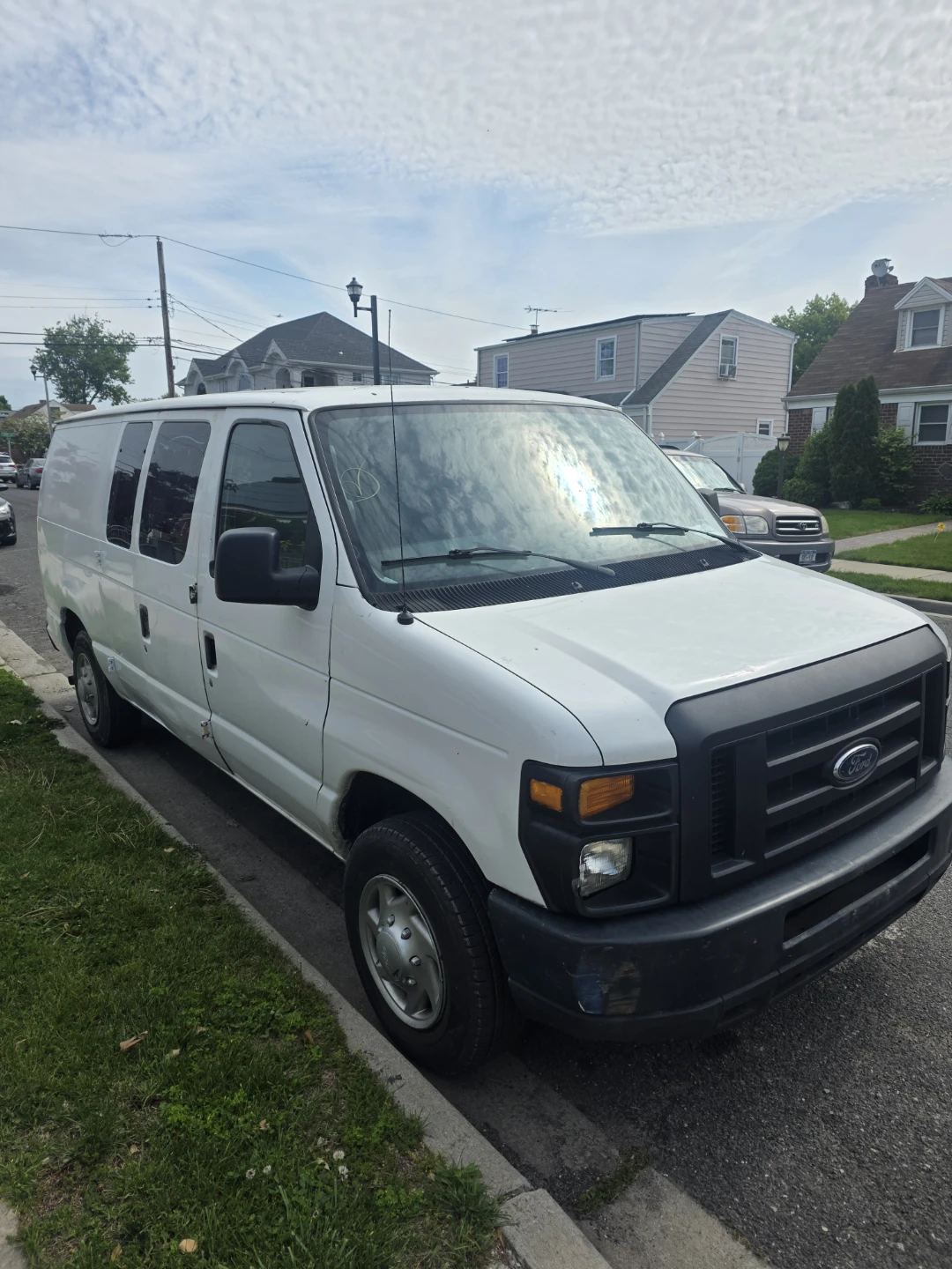 White Ford E-150 Van - photo 2