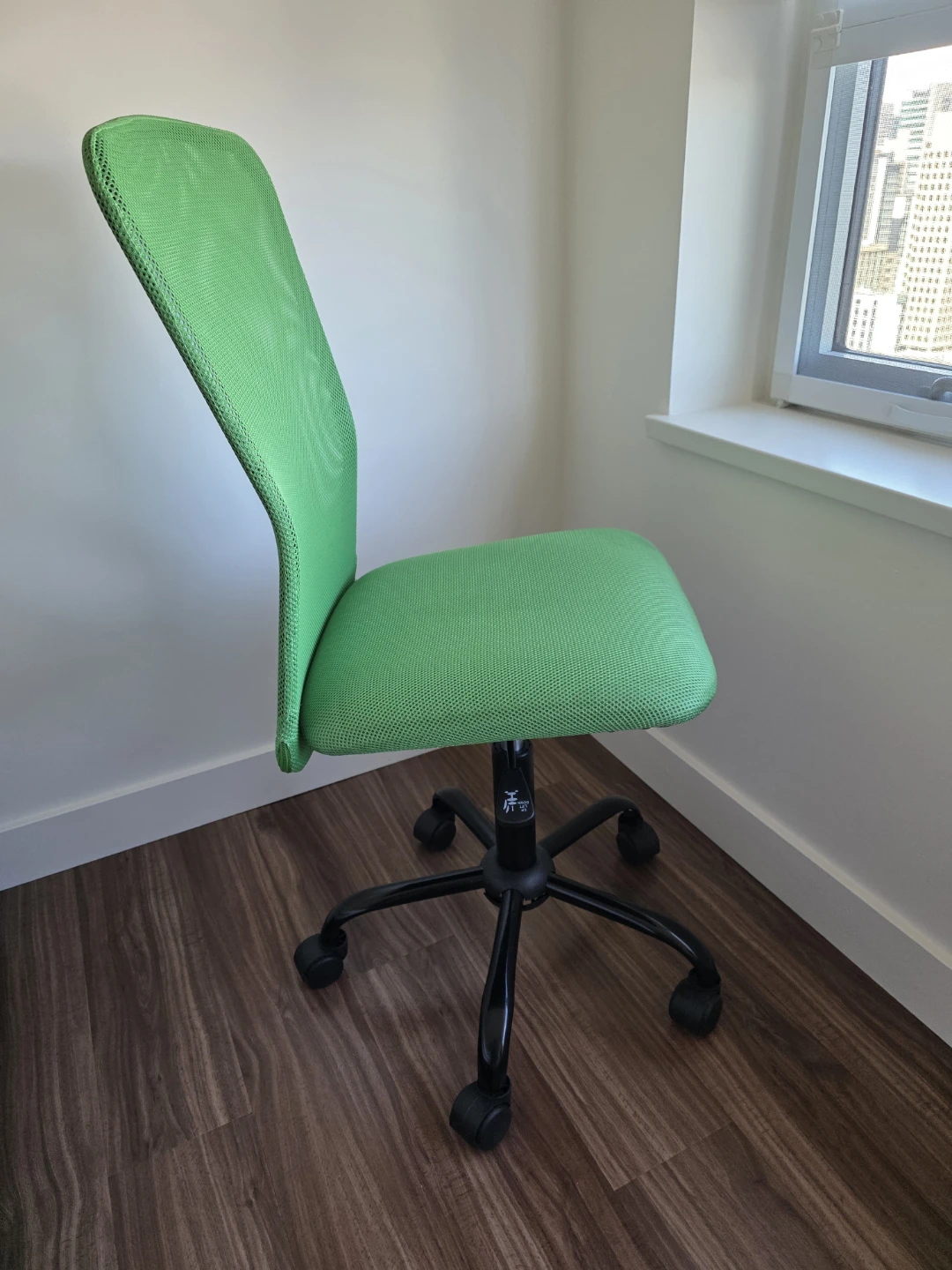 Green Mesh Office Chair - photo 2