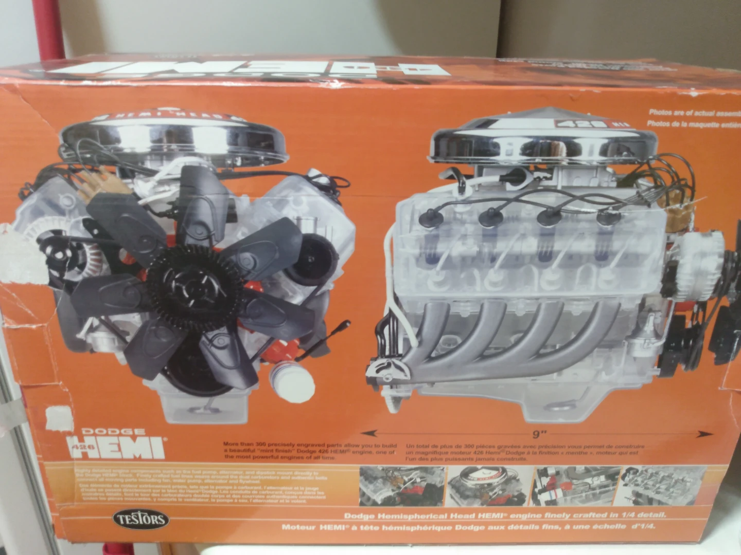 Testors Dodge 426 Hemi 1/4 Scale Plastic Model Kit