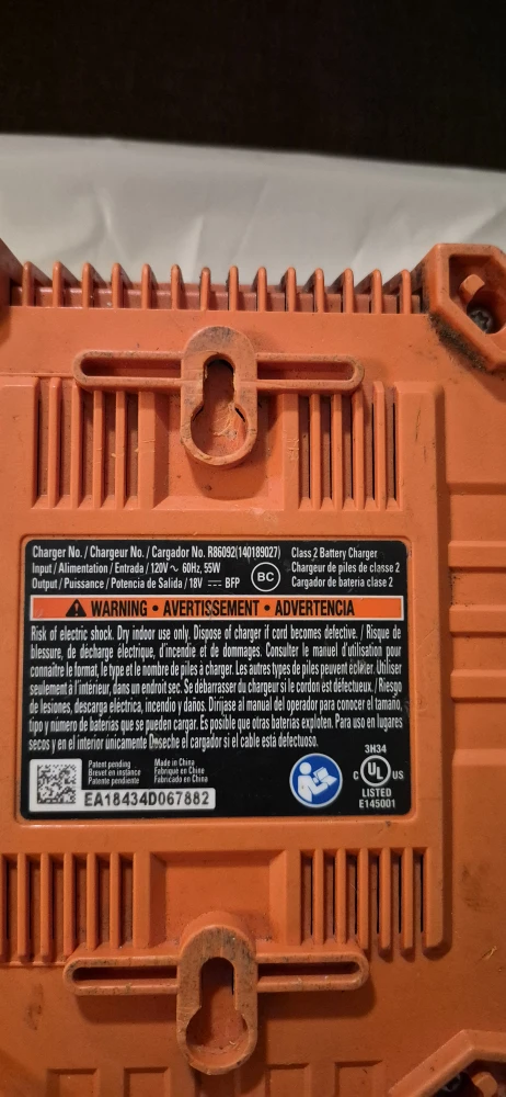 RIDGID 18V Battery Charger - photo 2