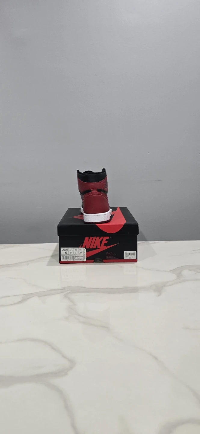 Air Jordan 1 Bred size 10 - photo 2
