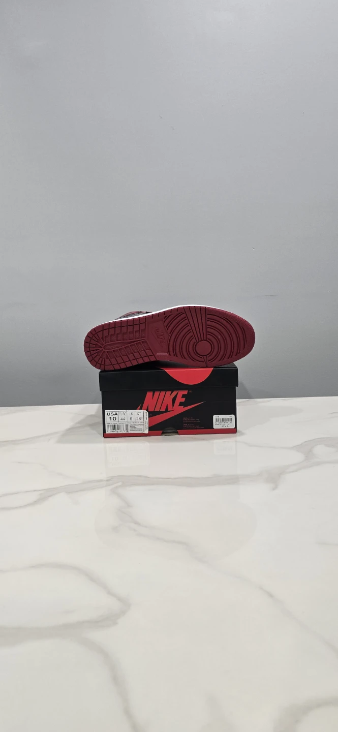 Air Jordan 1 Bred size 10 - photo 5