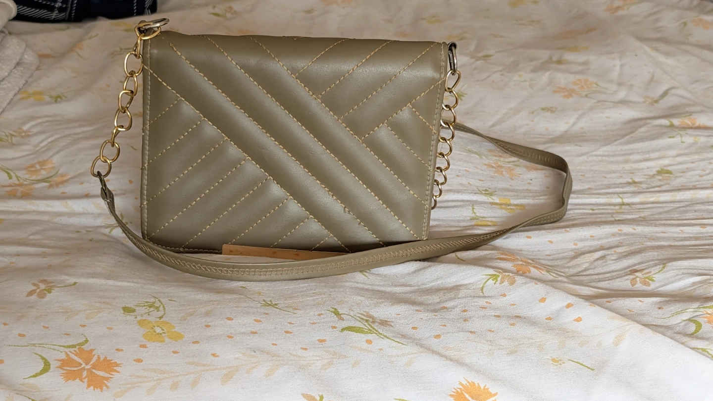 Quilted Crossbody Purse or sling bag. - photo 2