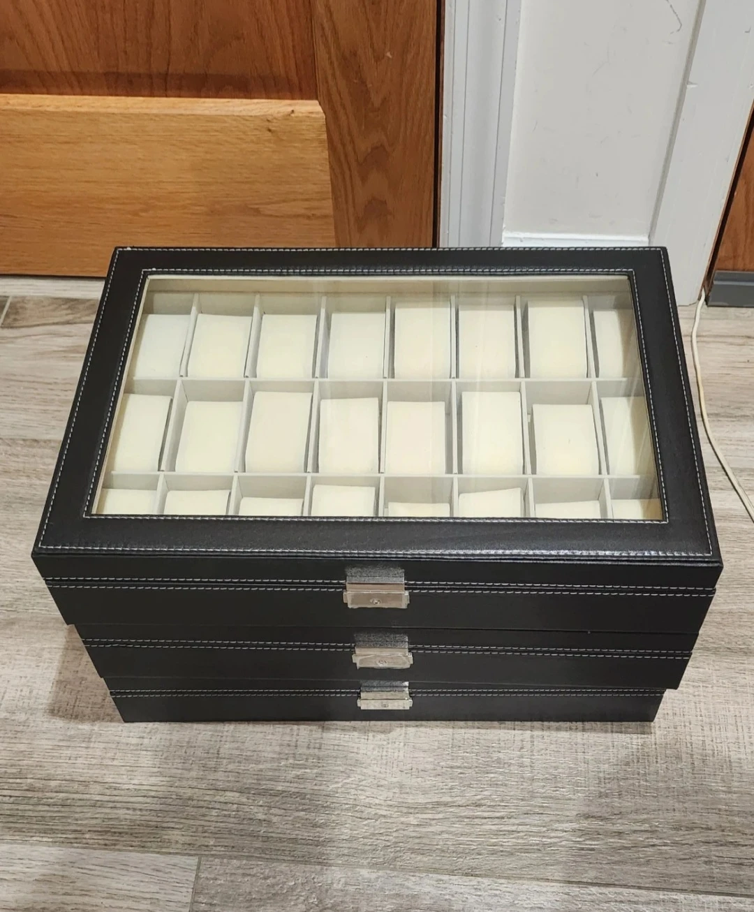 32 Slot Watch Display Case Box Organizer ⚽