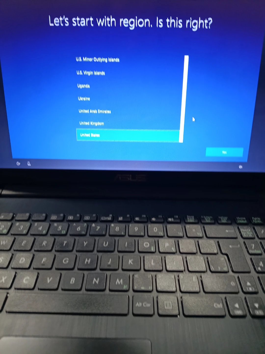 Laptop - Asus X553m - 4gb ram - 500gb HDD