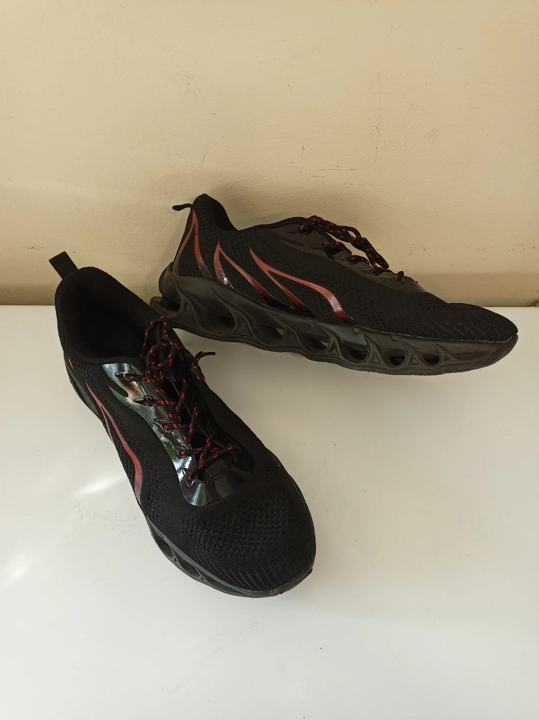 LikeNew~Softfeel Trainers size 13/46