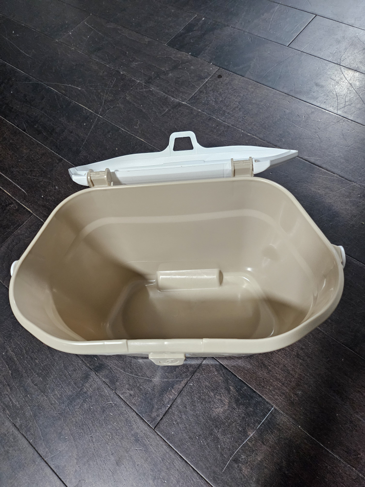 Compost Bin with Lid - Durham Region - photo 2