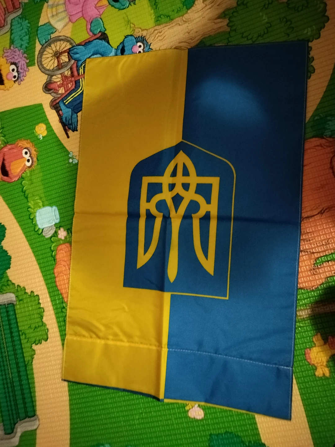 Ukrainian Flag. Український прапор з тризубом