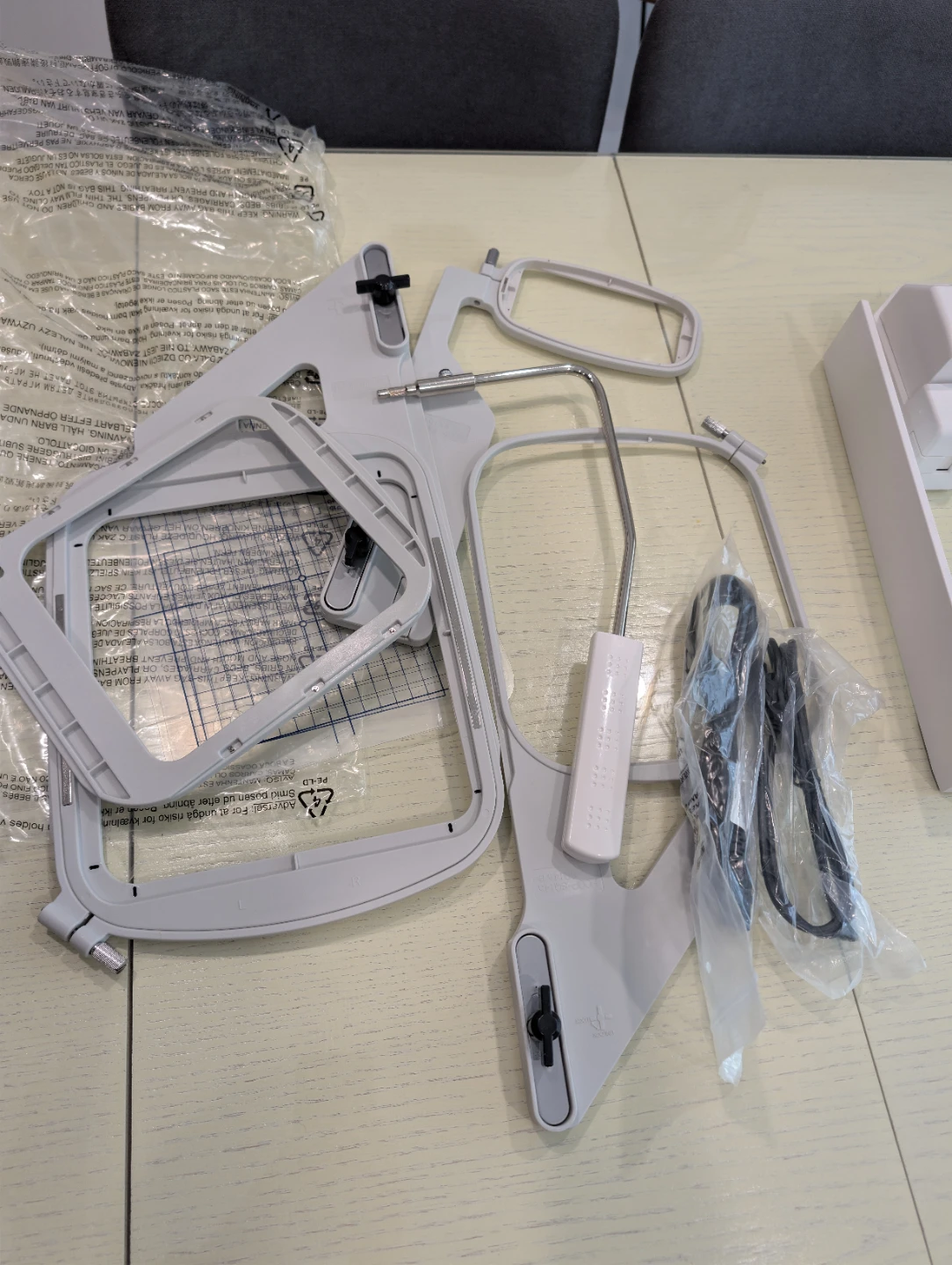 Janome Skyline S9 Sewing & Embroidery Machine - photo 4
