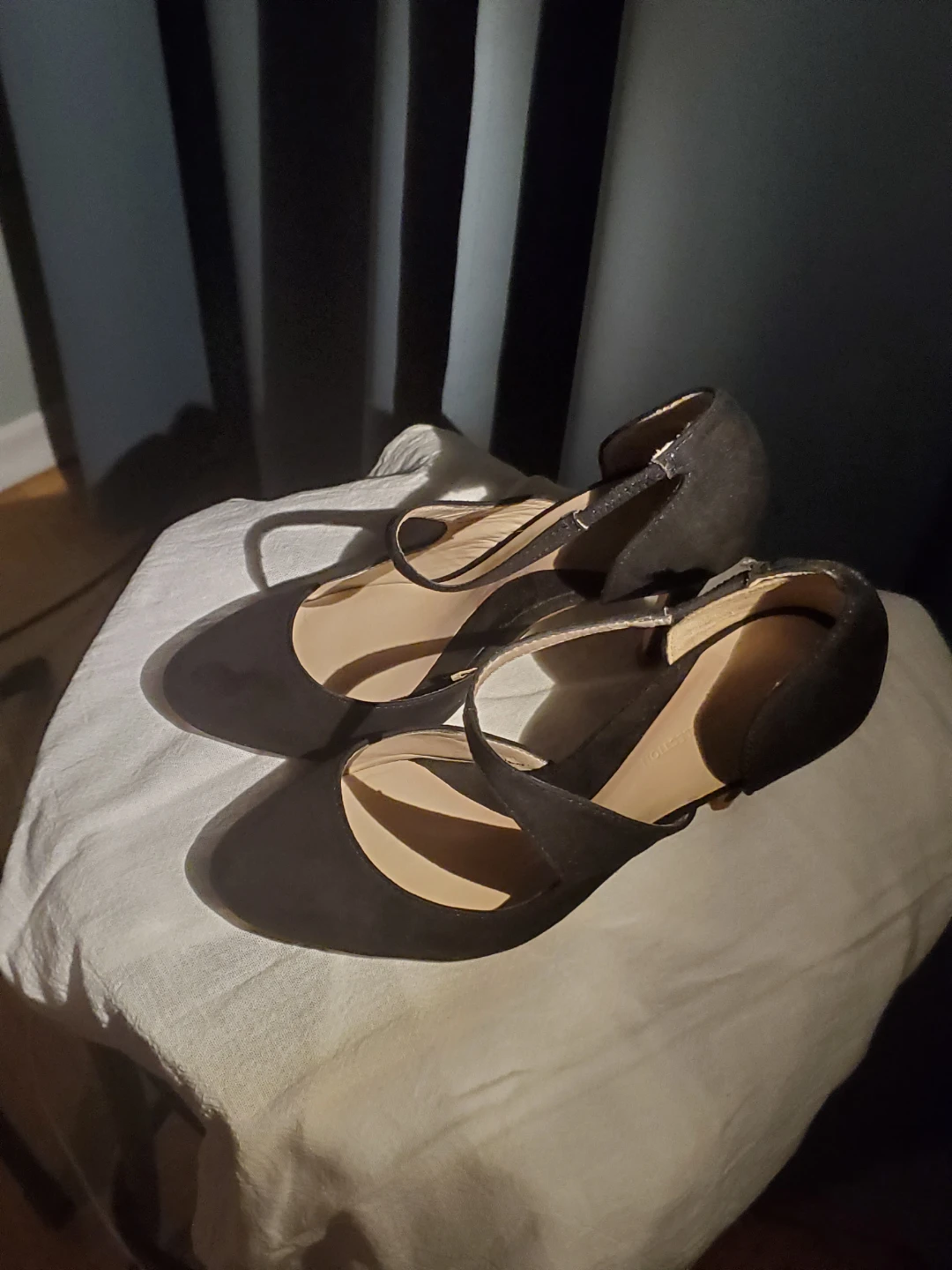 Zara Black Faux Suede Heels - photo 4