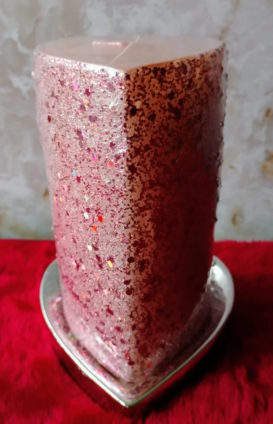 GLITTERED HEART-SHAPED PINK CANDLE WITH BASE