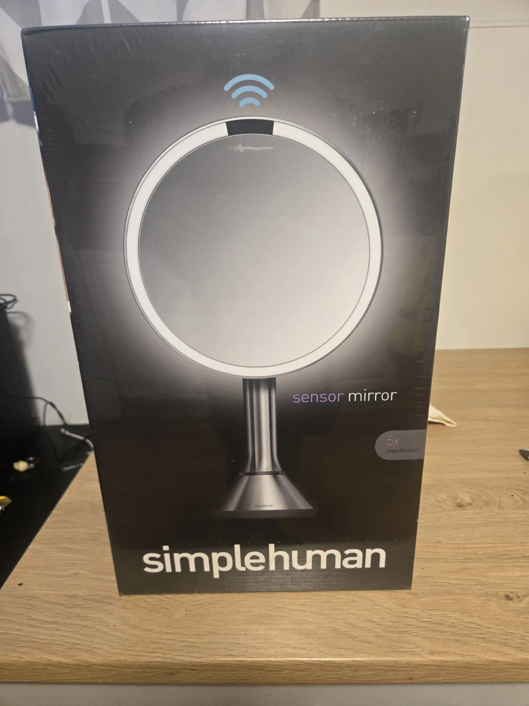 BRAND NEW - Simplehuman Sensor Mirror