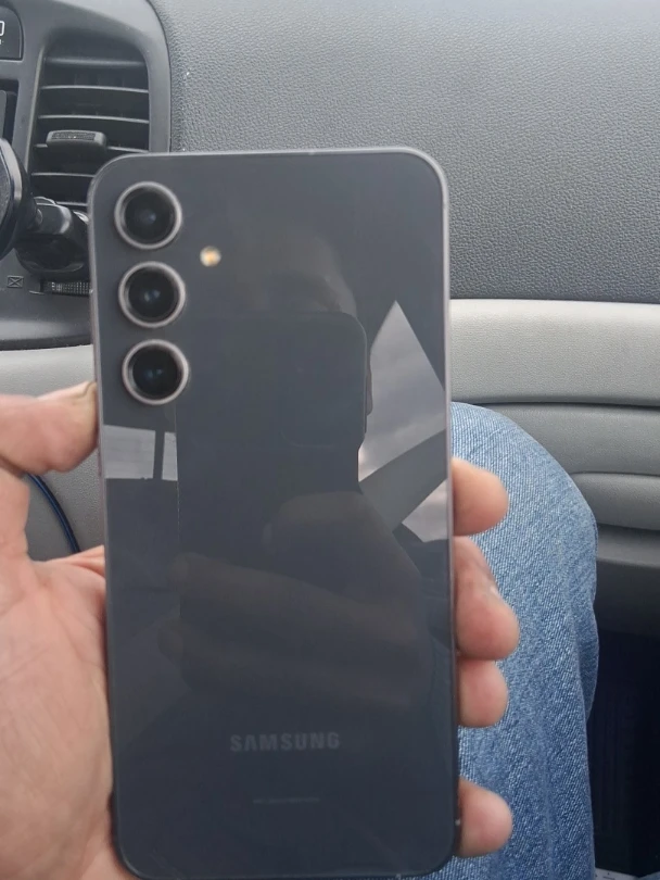 Samsung Galaxy S23 Smartphone