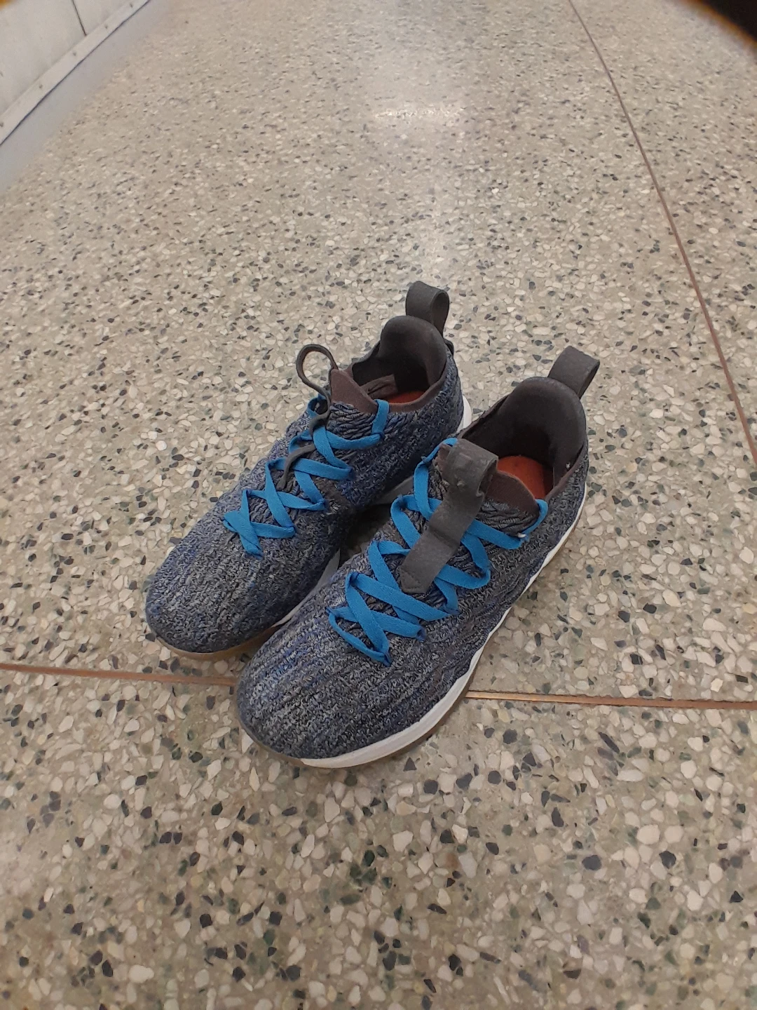 Nike Running Shoes Men's Size 8.5 - photo 2