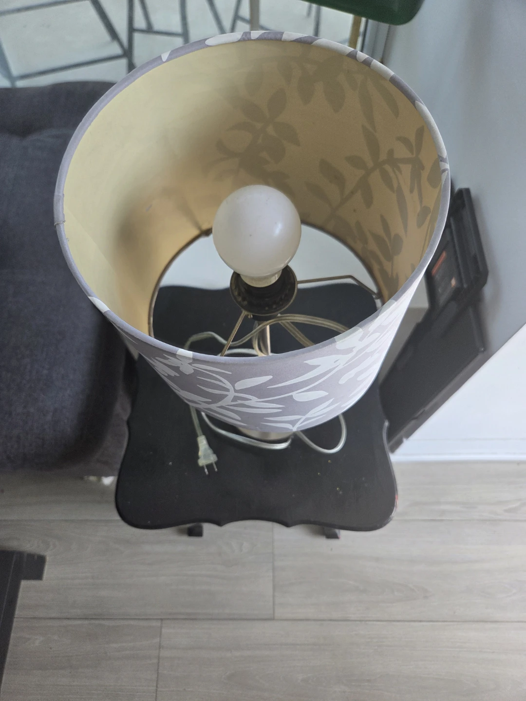 Table Lamp with Floral Shade - photo 5