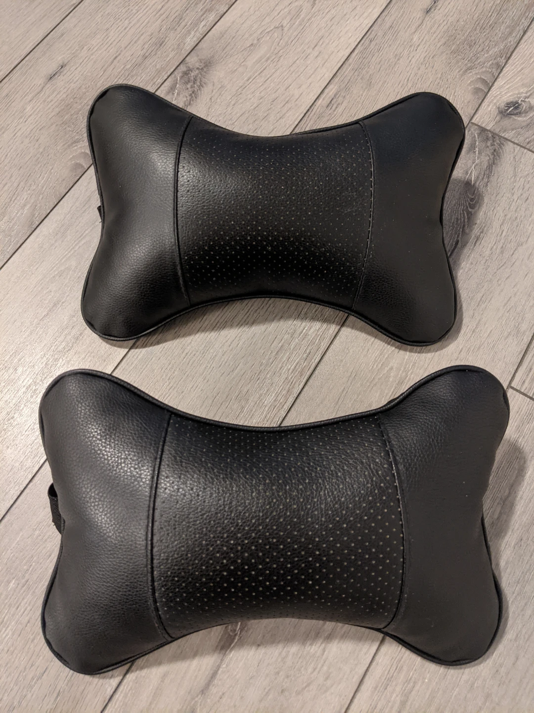 2 Sets of Bone Shaped Car Neck Pillows - photo 5