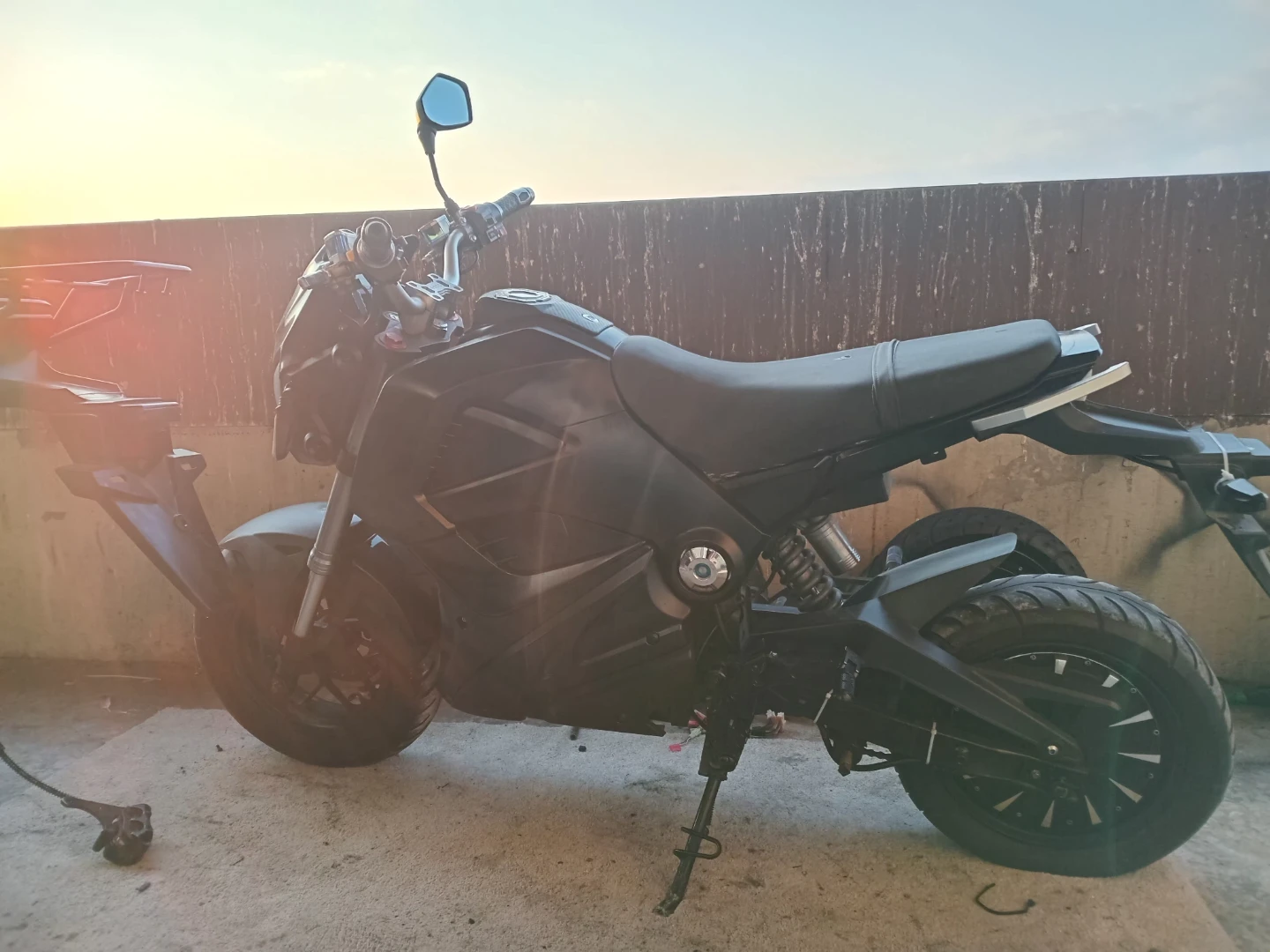 Black Electric Motorcycle - photo 3