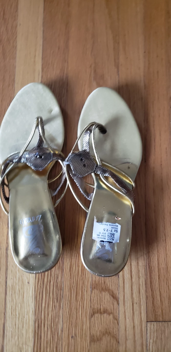 Assorted Women's Sandals 6 pairs for $30 - photo 4