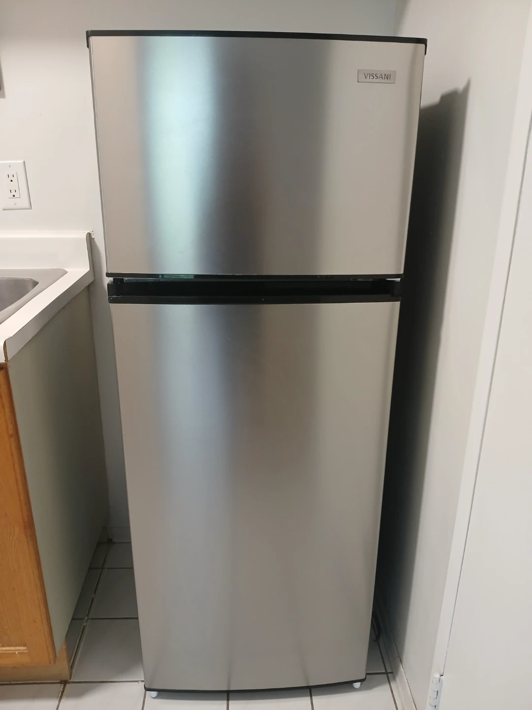 VISSANI Refrigerator