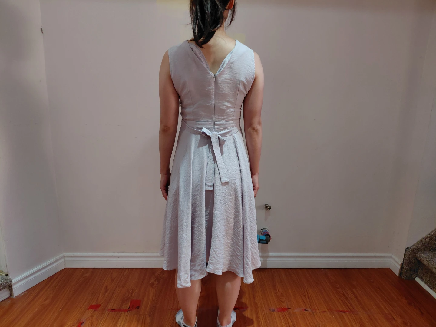 Women's Sleeveless V-Neck Midi Dress - photo 2