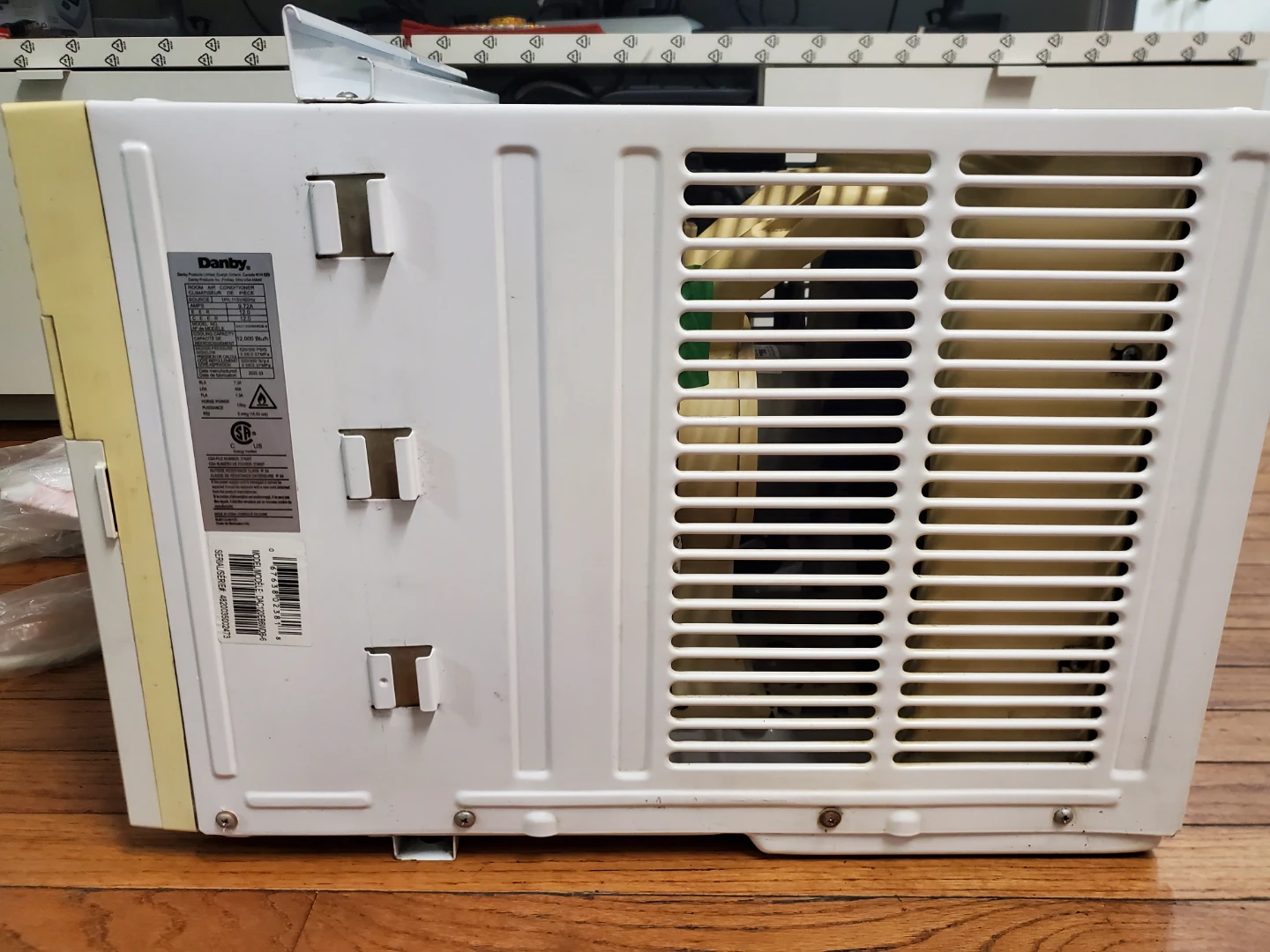 Danby Window Air Conditioner 12000 btu - photo 3