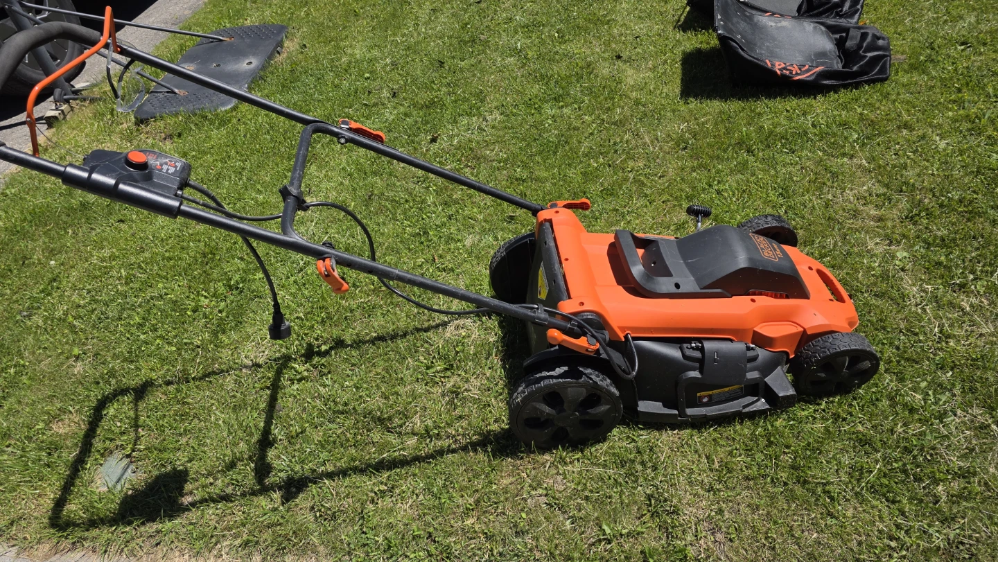 BLACK+DECKER Corded Electric Lawn Mower (13-Amp)