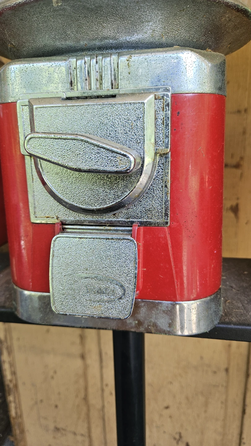 Seaga Triple Gumball Machine  with Keys - photo 4