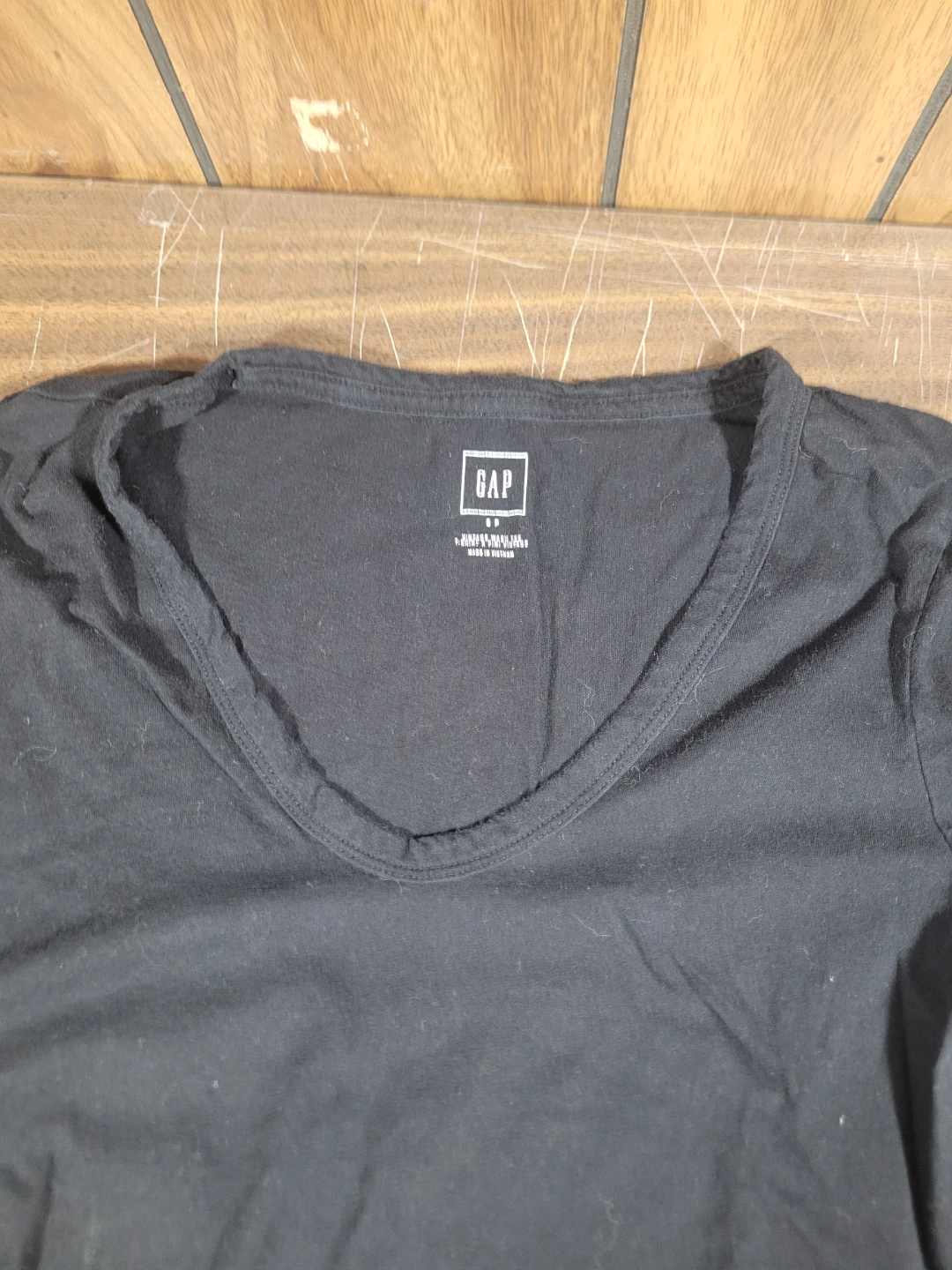 GAP Black V-Neck T-Shirt - Small - photo 2