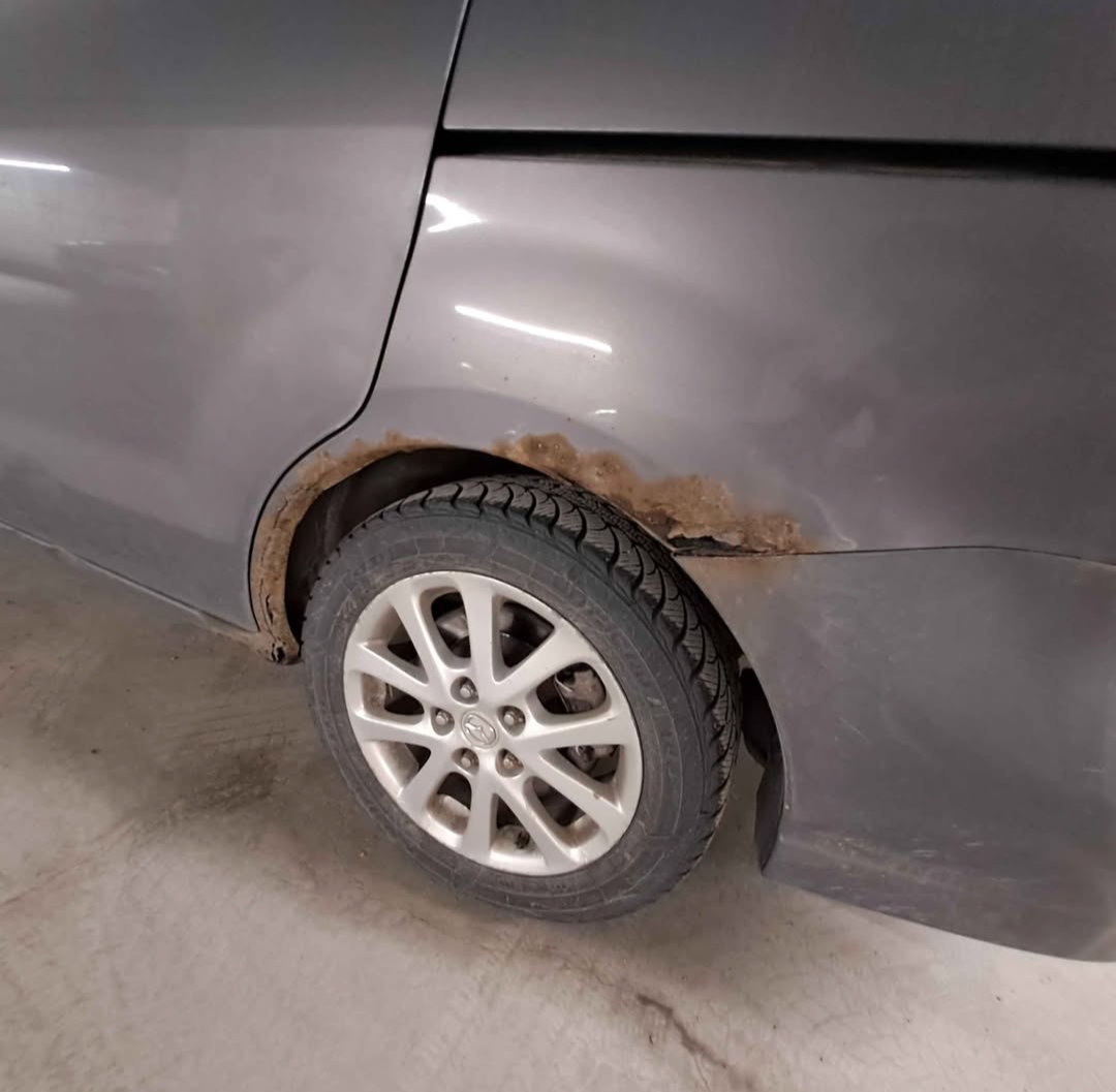Mazda 5 Minivan - photo 5
