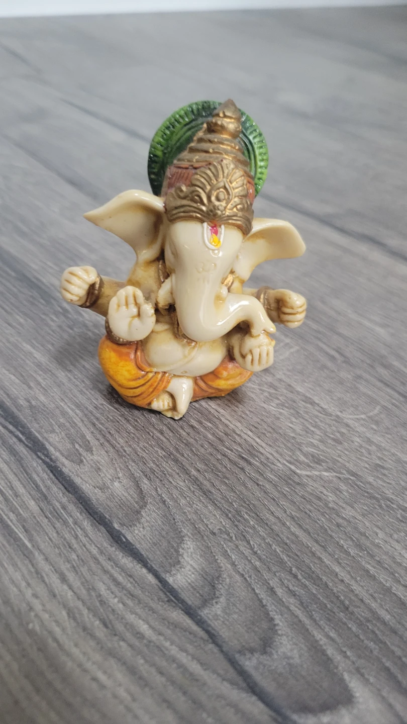 ⚽ Ganesha Figurine
