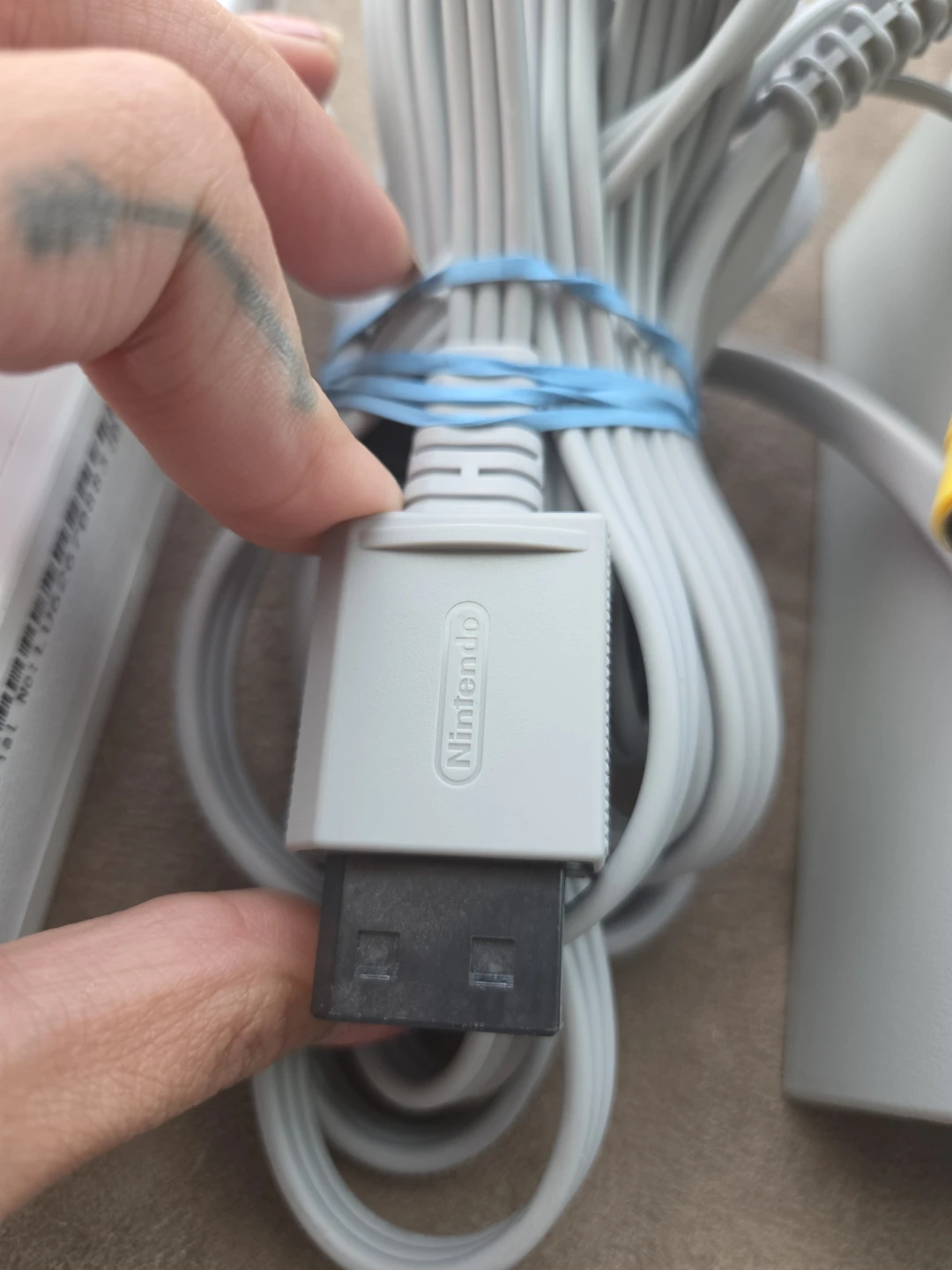 Nintendo Wii Console RVL-001 with Power Adapter and AV Cable - photo 5