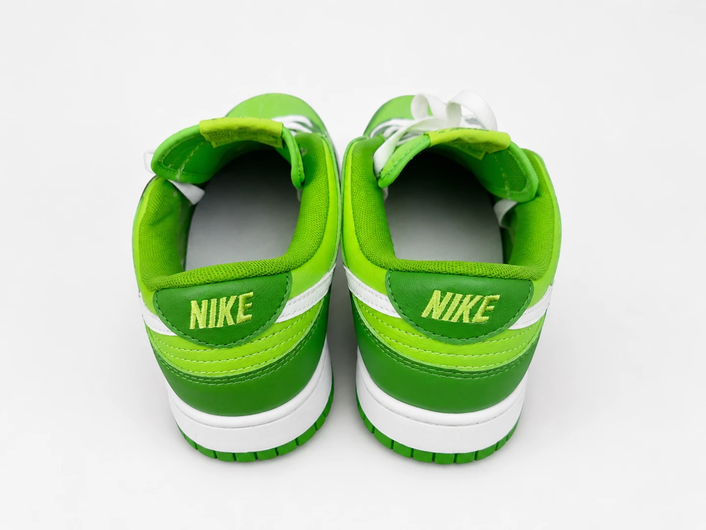 Nike Dunk Low Green White Sneakers - photo 3