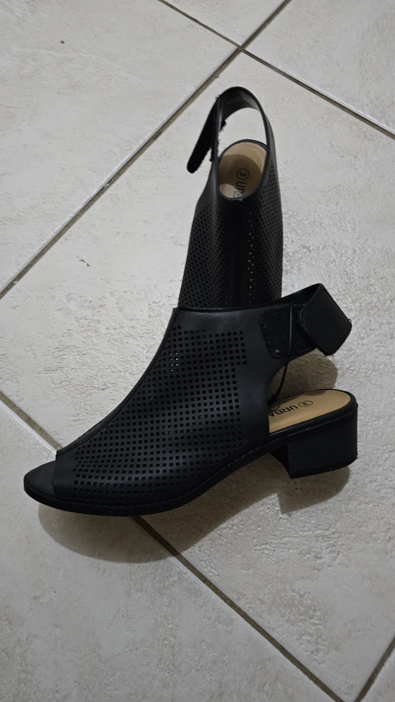 Urban Kids Women's Black Perforated Sandals Size 3