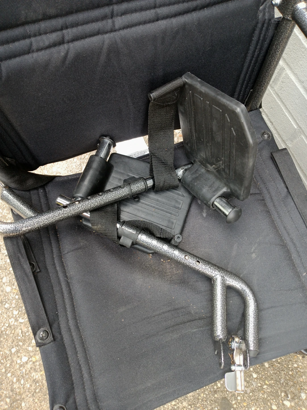 Medium Size lightweight Wheelchair - photo 4