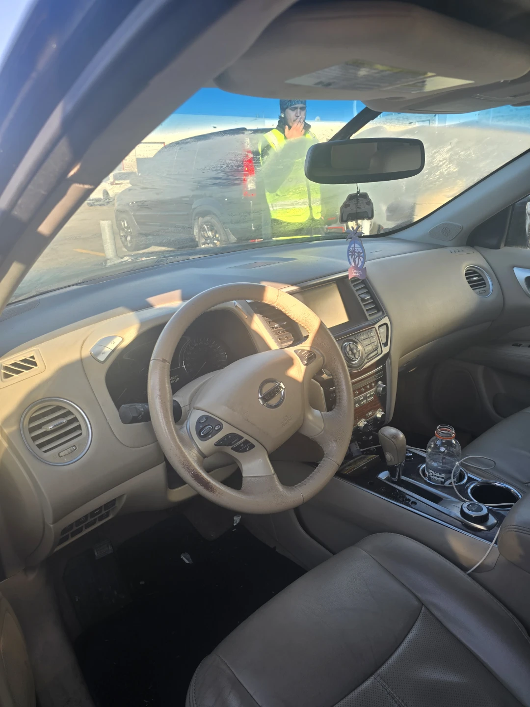 Nissan Pathfinder Platinum 4WD SUV - photo 2