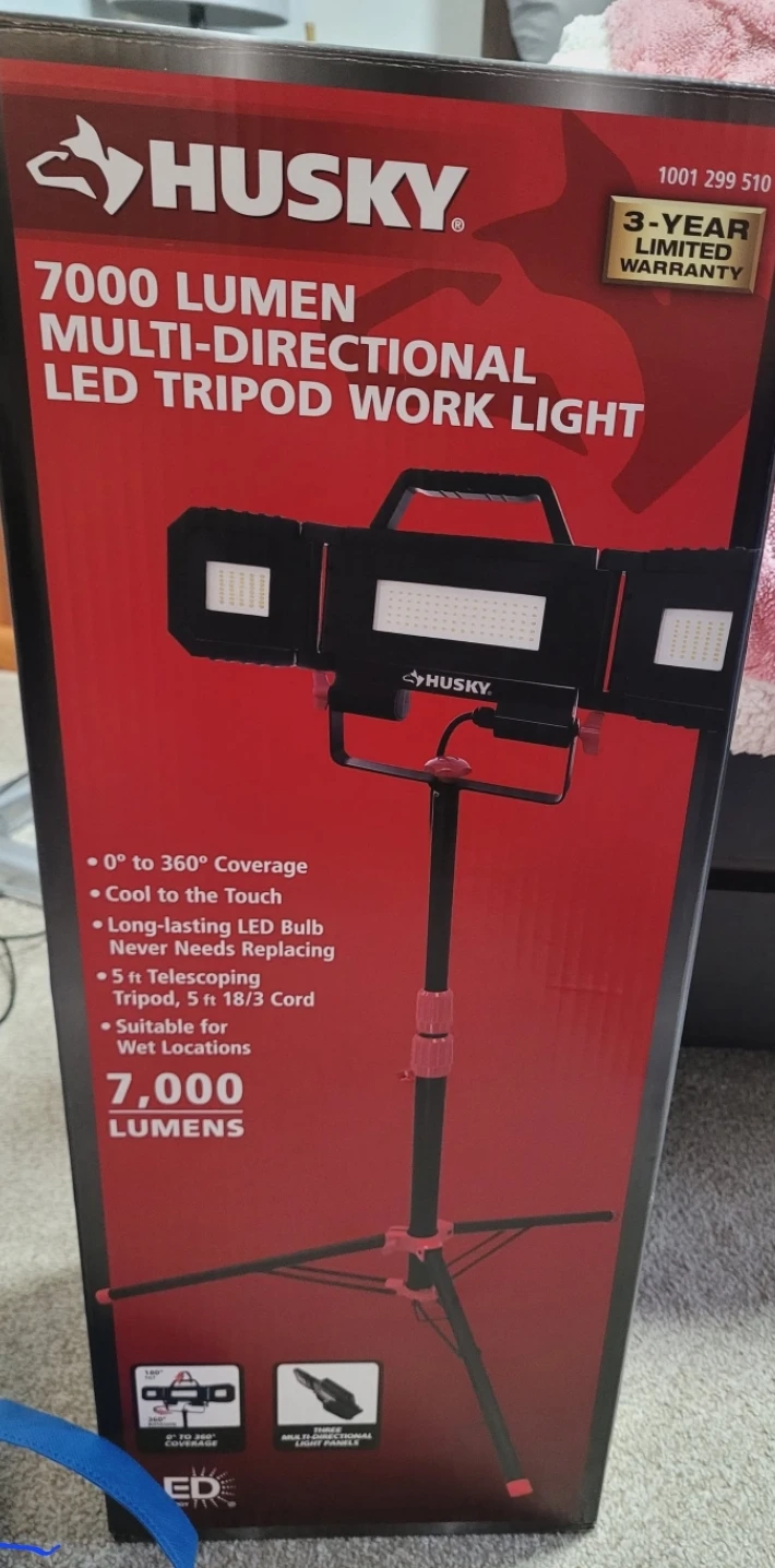 Husky 7000 Lumen LED Tripod Work Light - photo 2