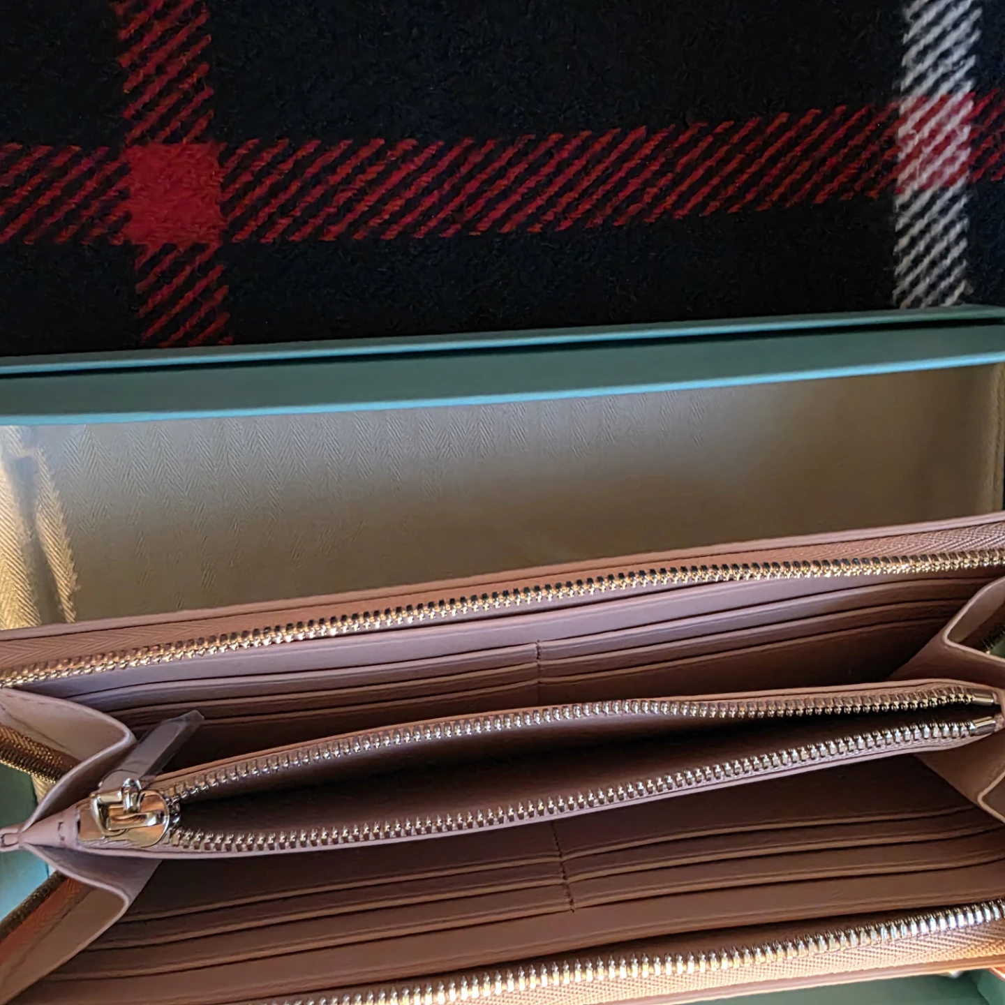 Tiffany & Co. Pink Leather Zip Around Wallet - photo 4