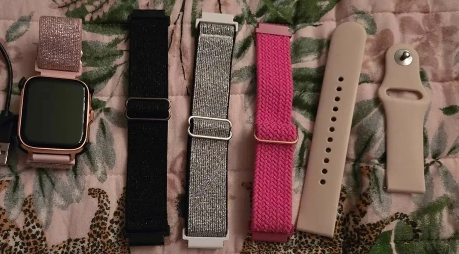 Smart Watch with Multiple Bands - photo 3