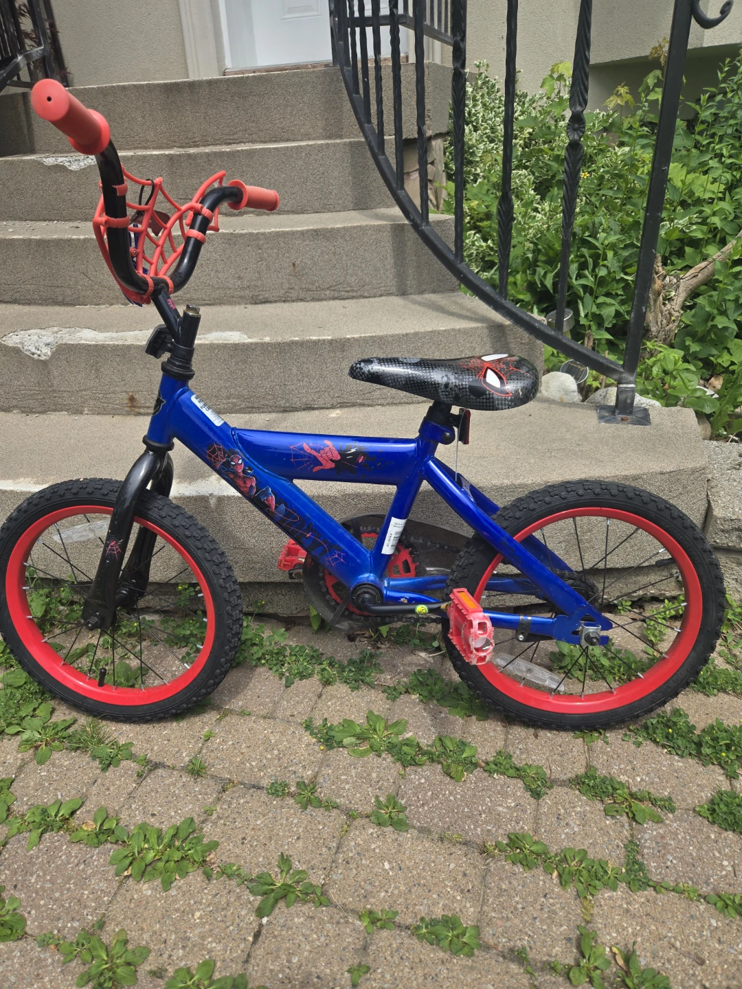 Spider-Man Kids Bike. 16 inch