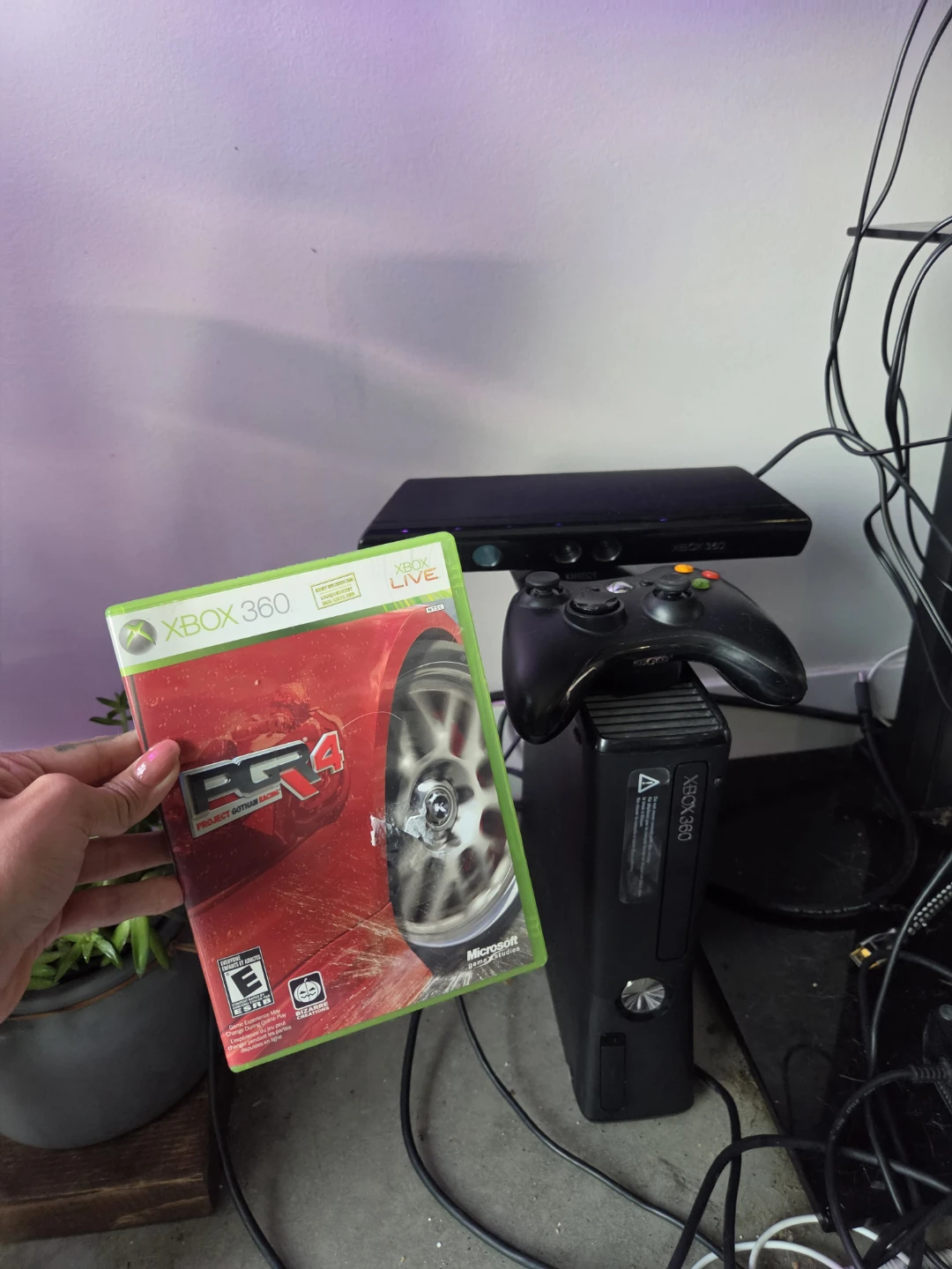 Xbox 360 bundle with controller and kinect and PGR4 game