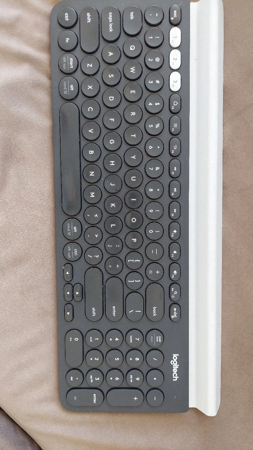 Logitech Wireless Keyboard k780