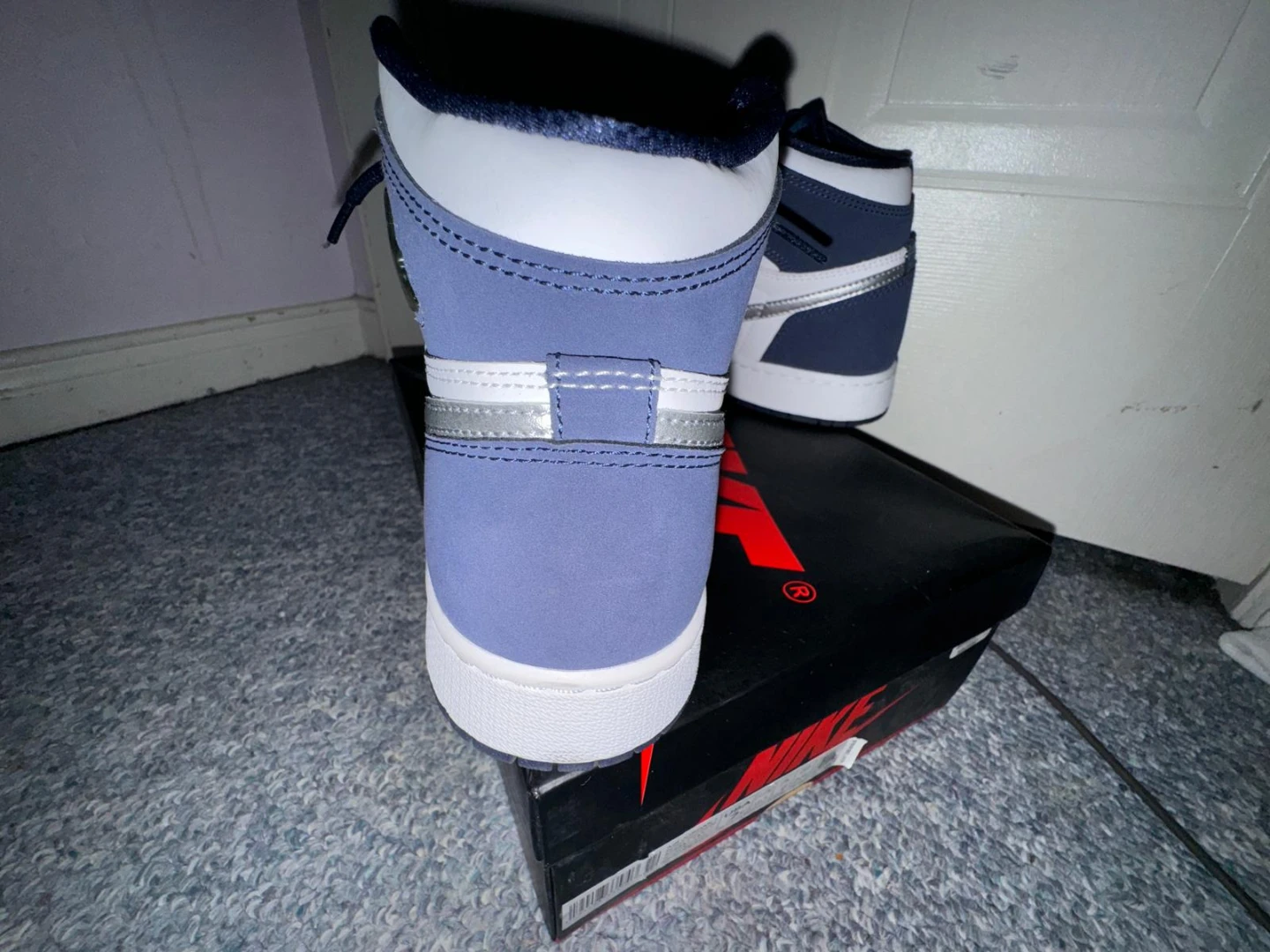 Air Jordan's 1s Retro High OG midnight navy - photo 4