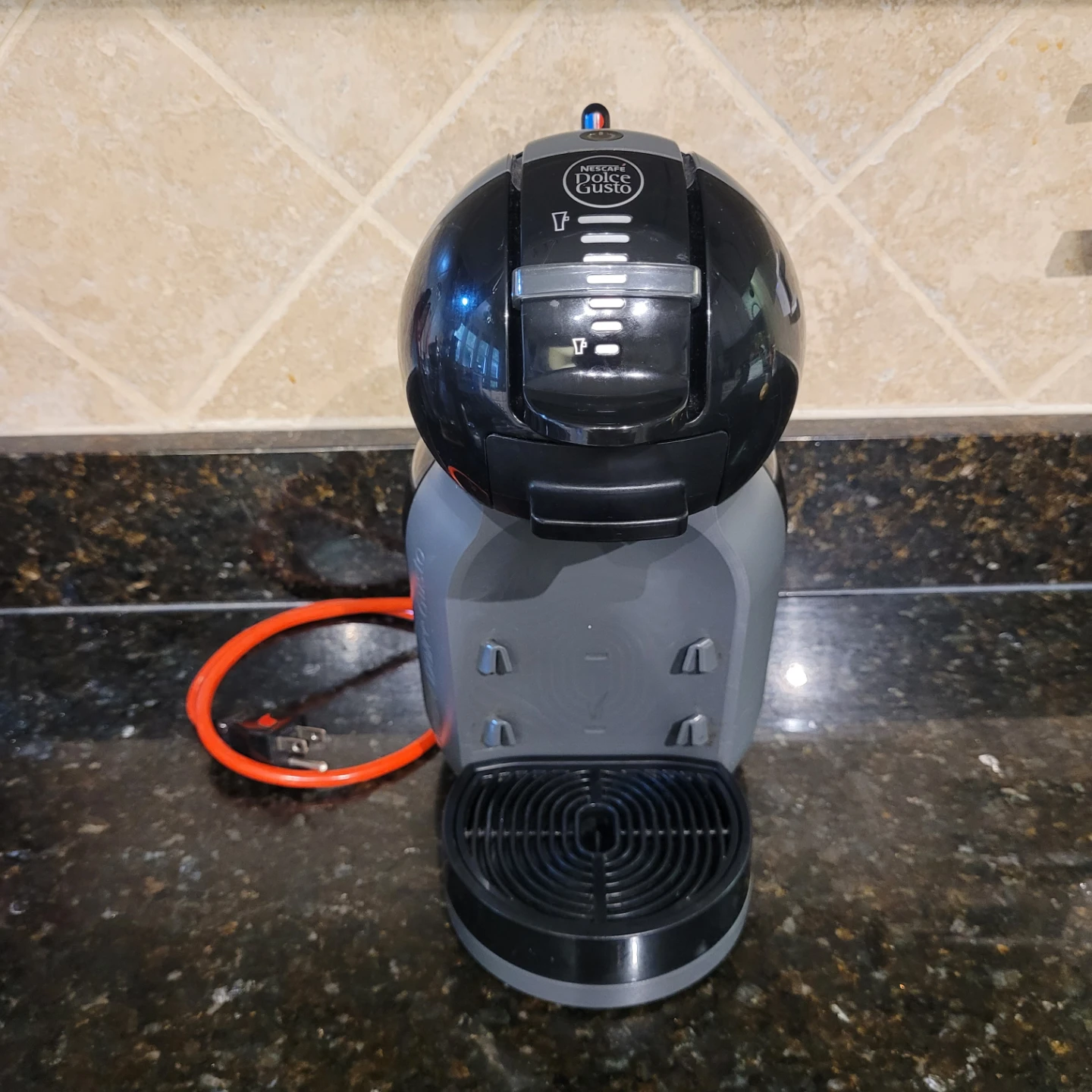Nescafe Dolce Gusto Coffee Machine - photo 3