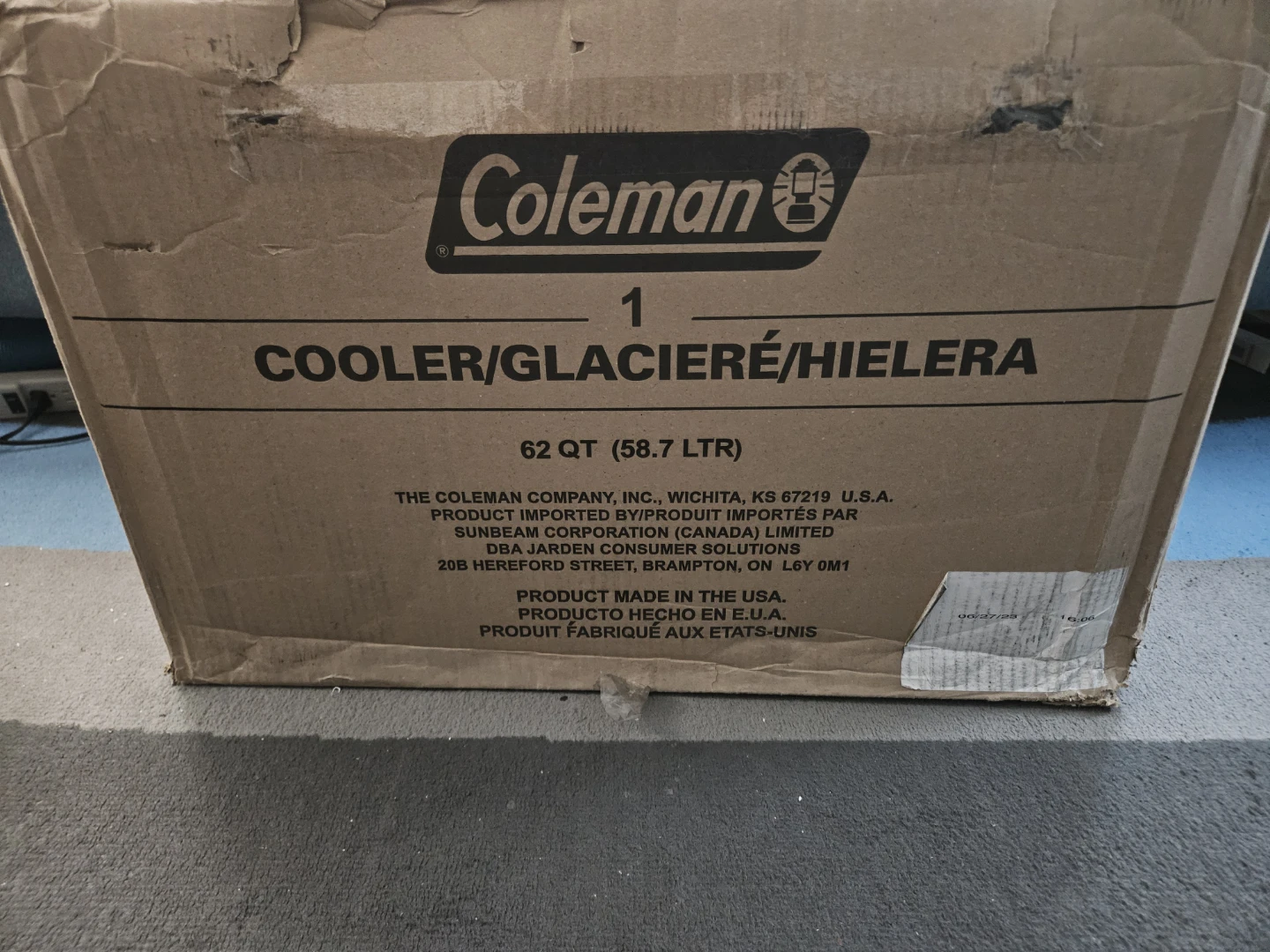 Coleman 316 Series 62 QT Wheeled Cooler