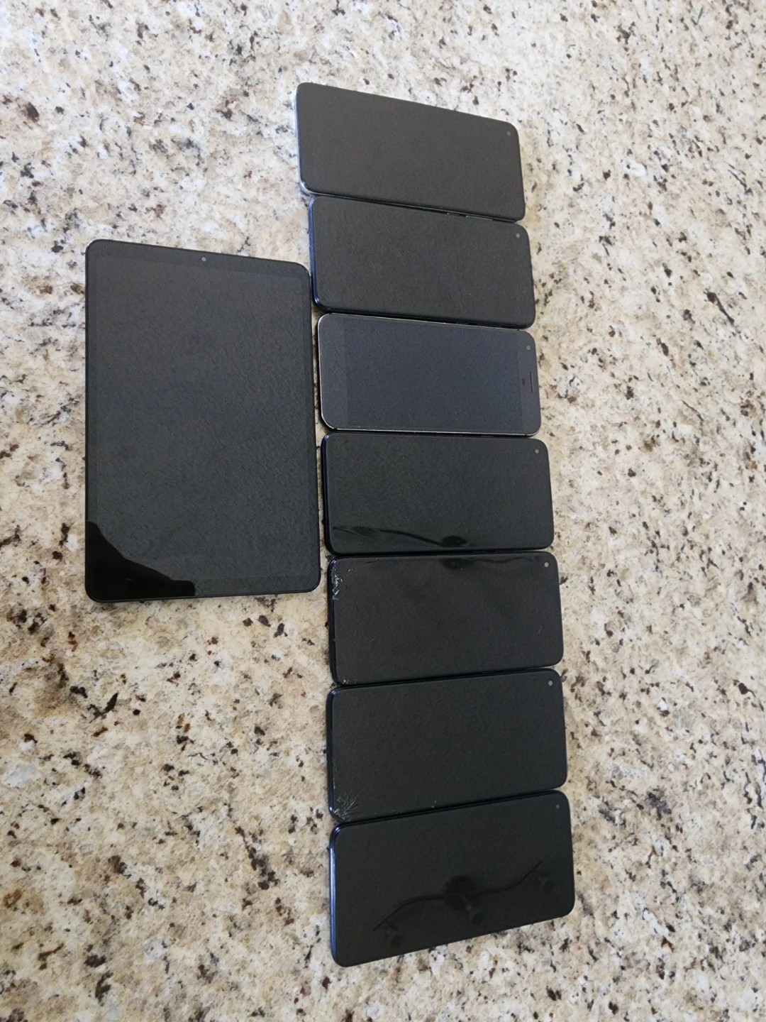Samsung Tablet and Motorola Phones parts cracked or lock - photo 3