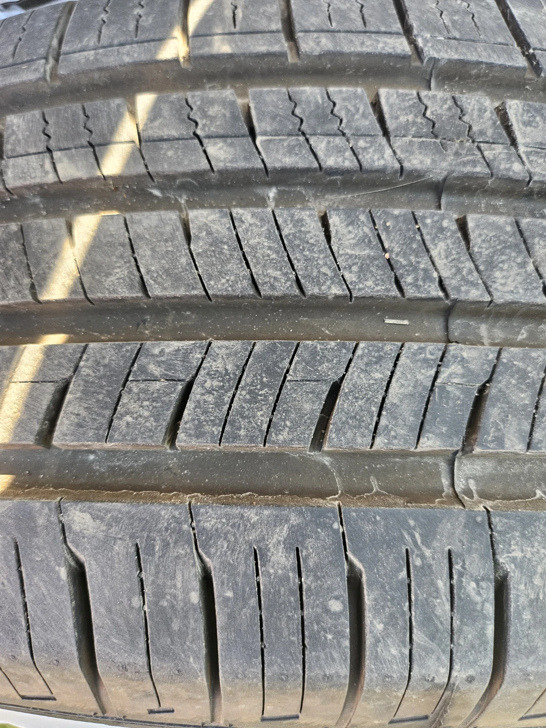 Fortune Tire 235/60R18 103H - photo 3