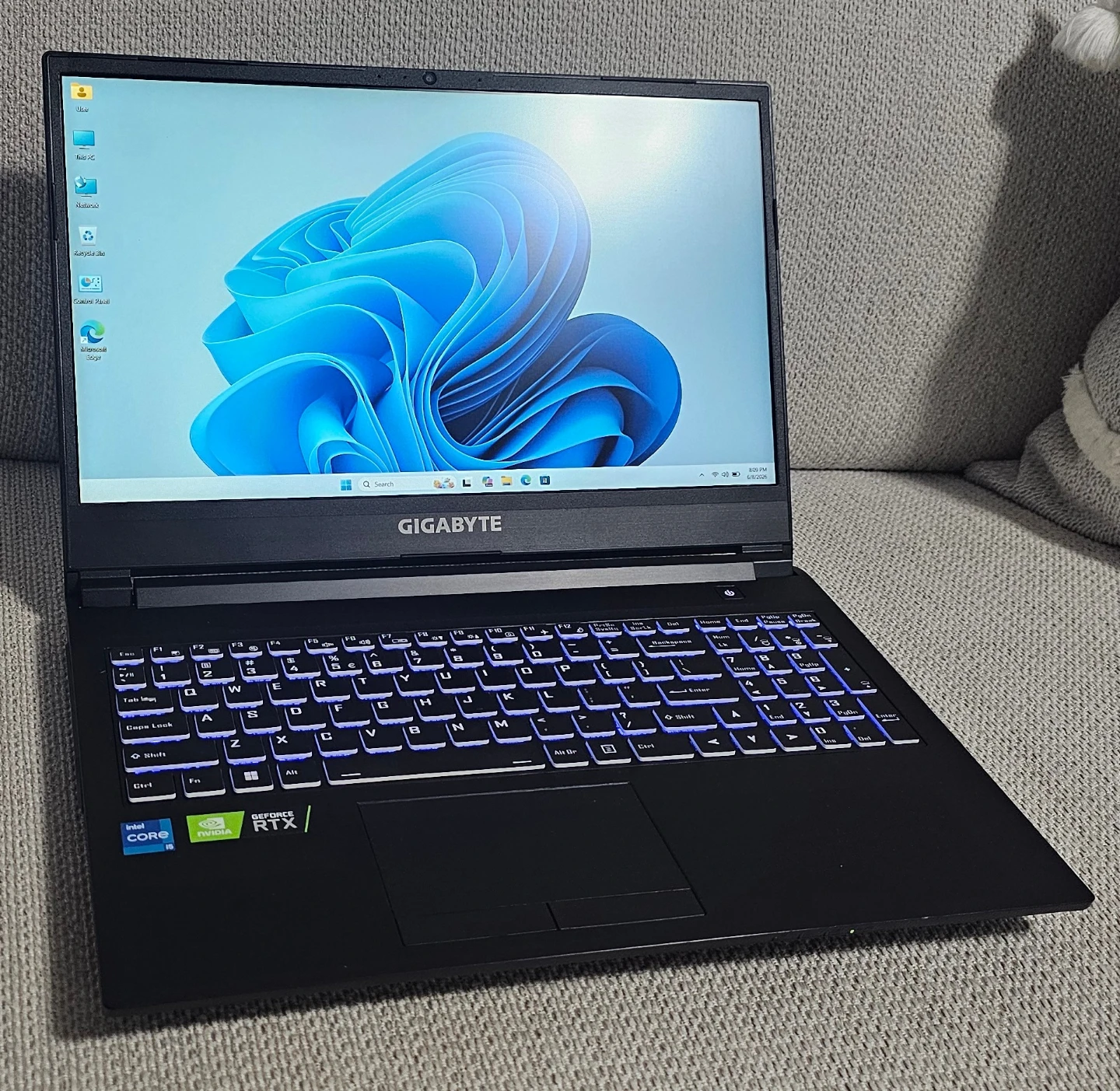Gigabyte G5 KD Gaming Laptop - photo 2