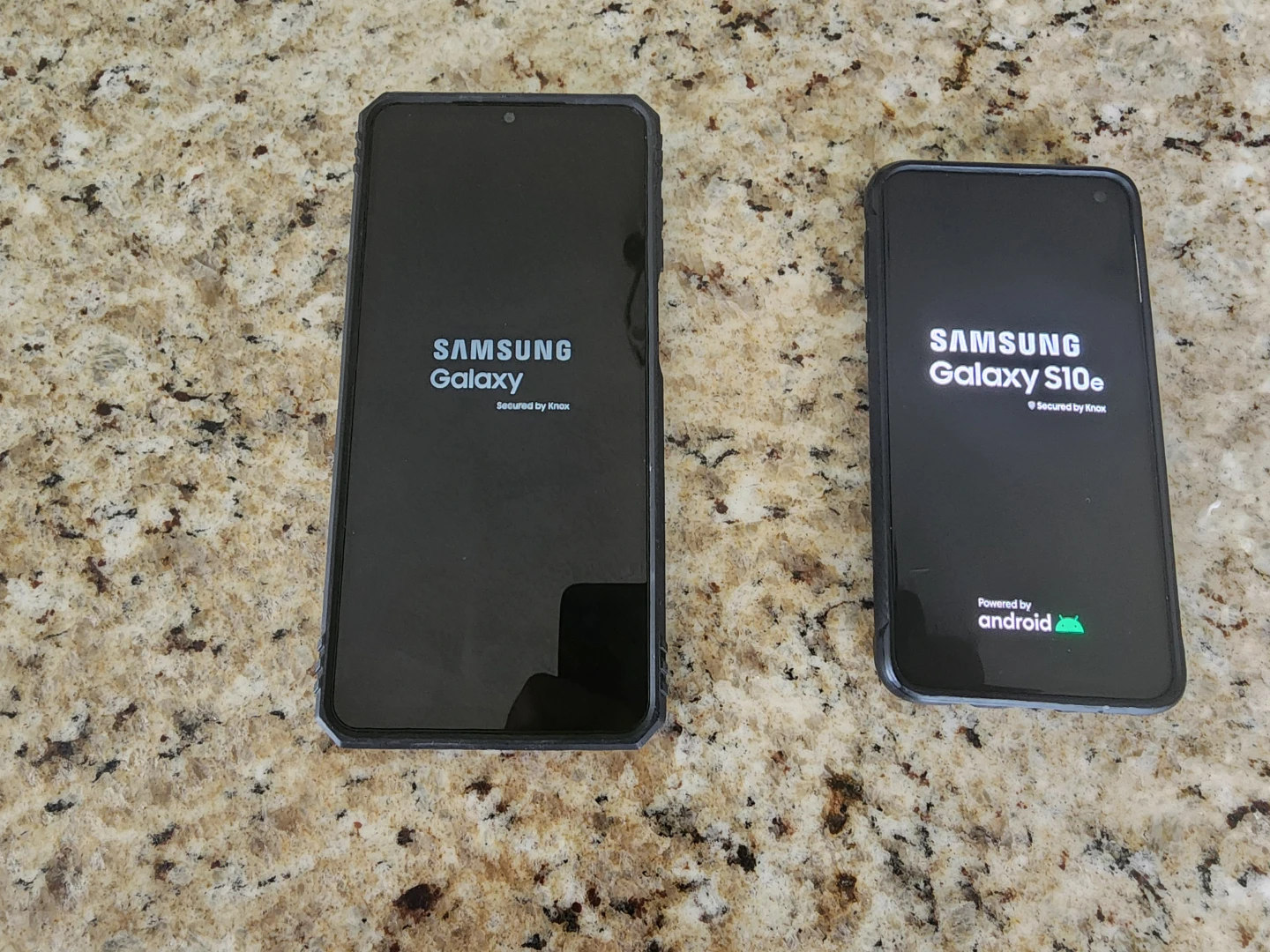 Samsung Galaxy A07 and S10e Smartphones - photo 2