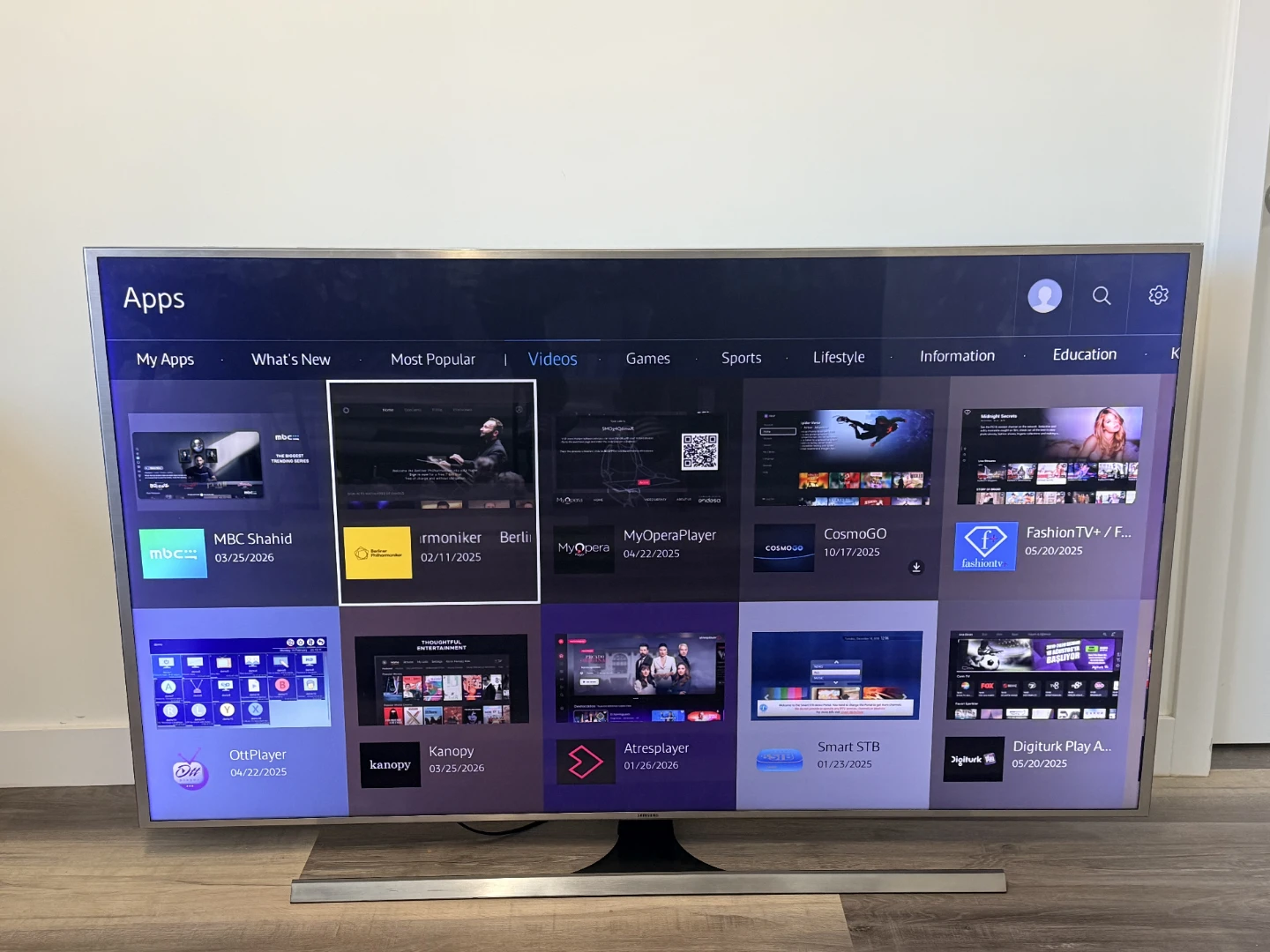 55 Inch Samsung Smart 4K Curved TV - photo 5